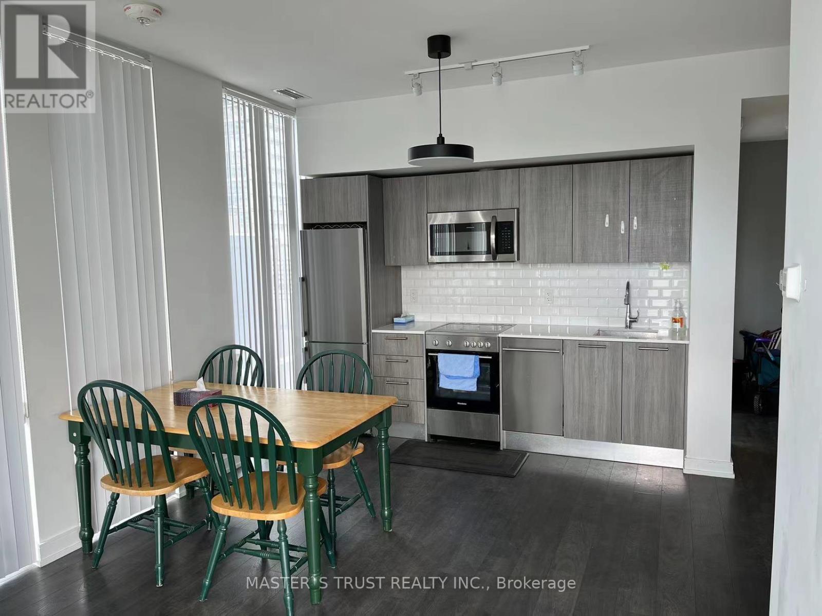 Photo 4 of 2502 28 Wellesley Street E, Toronto ON