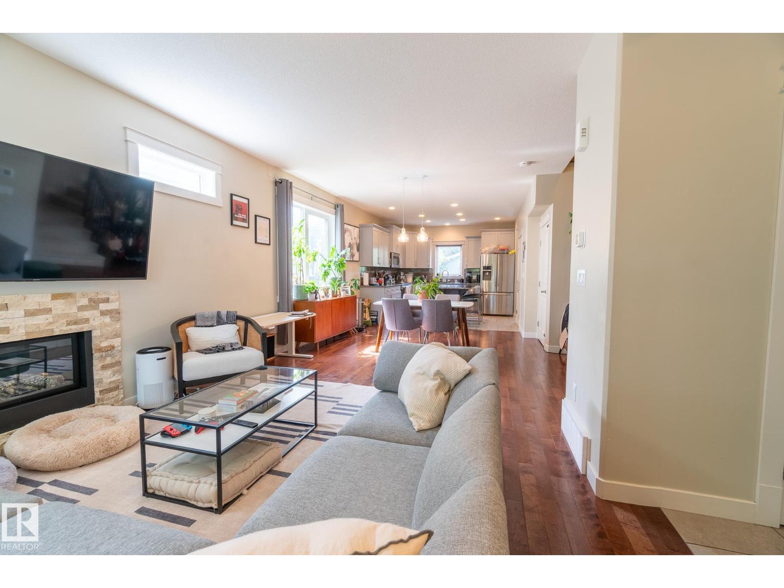 Photo 10 of 11734 129 St Nw, Edmonton AB