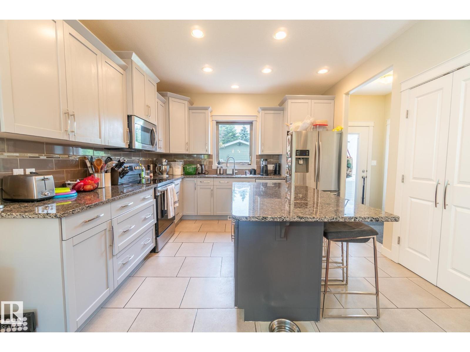 Photo 6 of 11734 129 St Nw, Edmonton AB