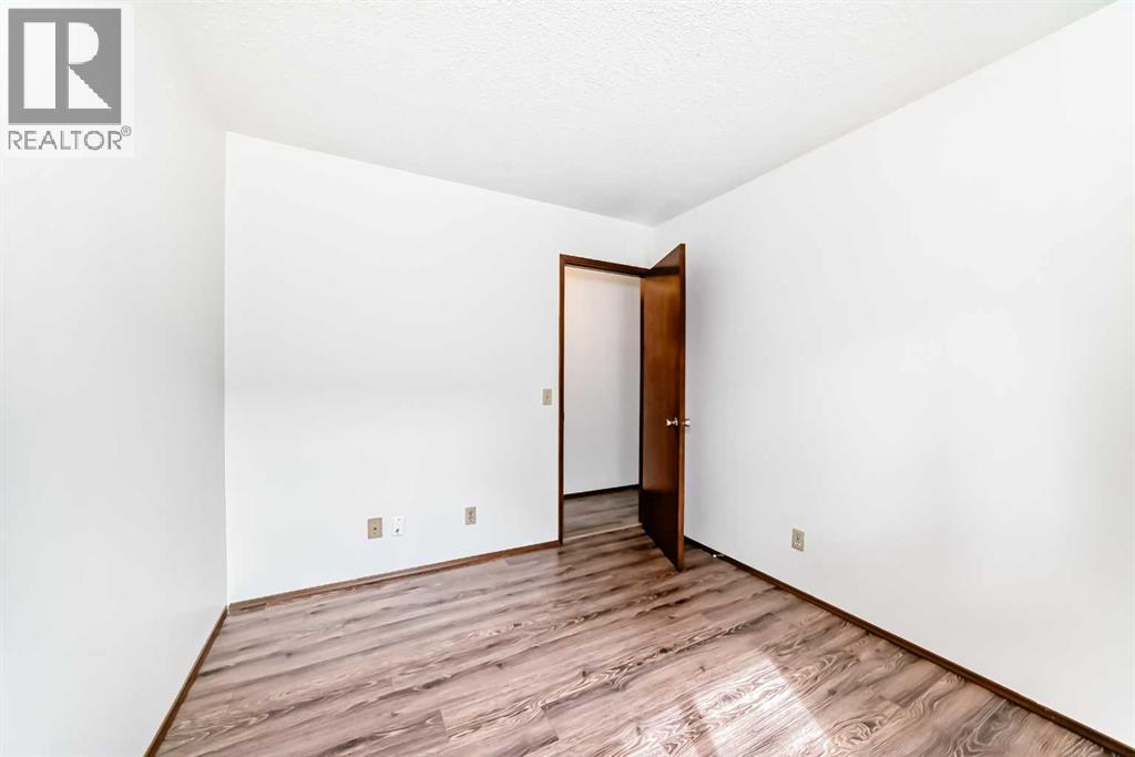 Multi-family House Bi-level for Sale in  Rundlehorn Drive NE Pineridge Calgary 