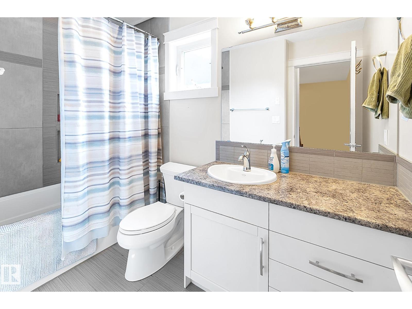 Photo 4 of 11734 129 St Nw, Edmonton AB