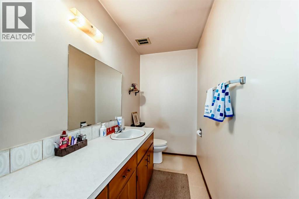 Multi-family House Bi-level for Sale in  Rundlehorn Drive NE Pineridge Calgary 