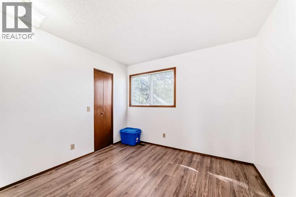 Multi-family House Bi-level for Sale in  Rundlehorn Drive NE Pineridge Calgary 