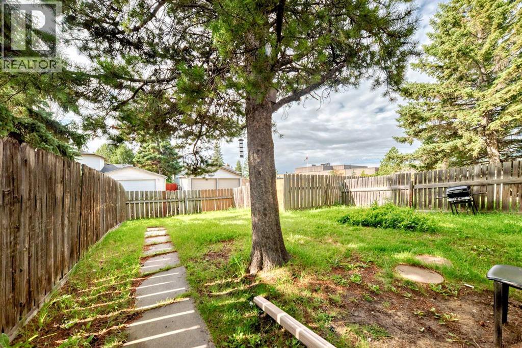 Multi-family House Bi-level for Sale in  Rundlehorn Drive NE Pineridge Calgary 