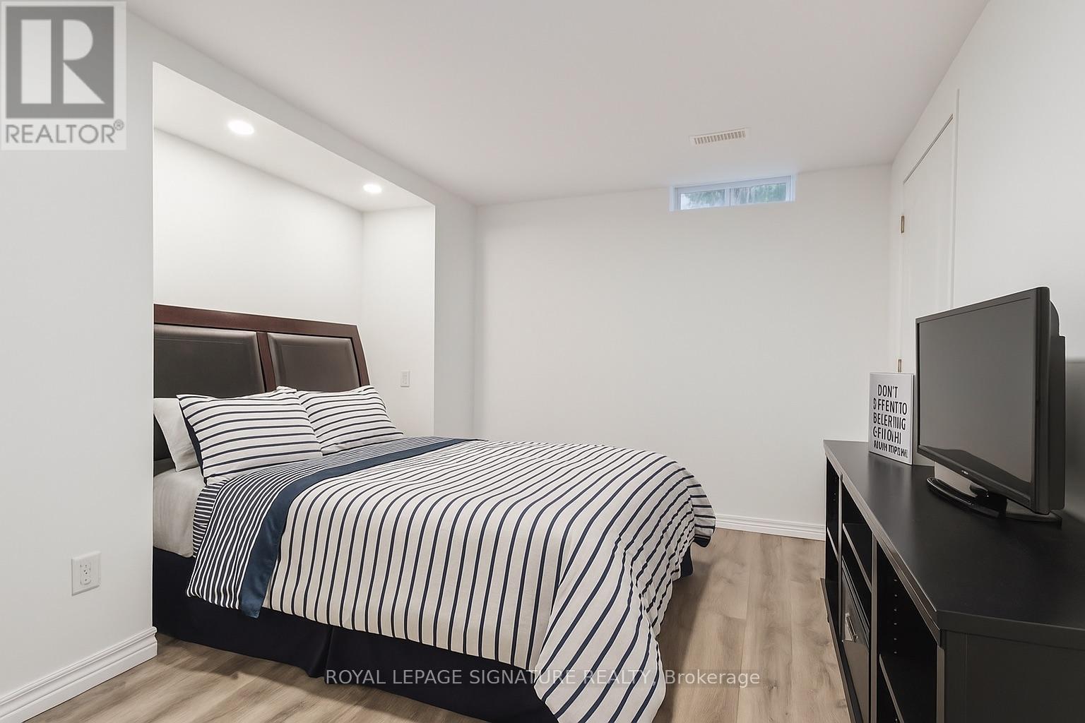 Photo 21 of 38 Royal Amber Crescent, East Gwillimbury ON