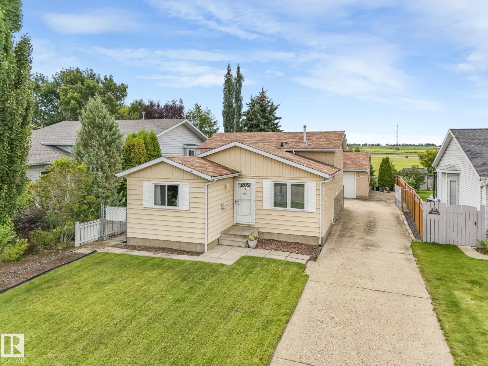 Photo 1 of 4611 10 Av Nw, Edmonton AB