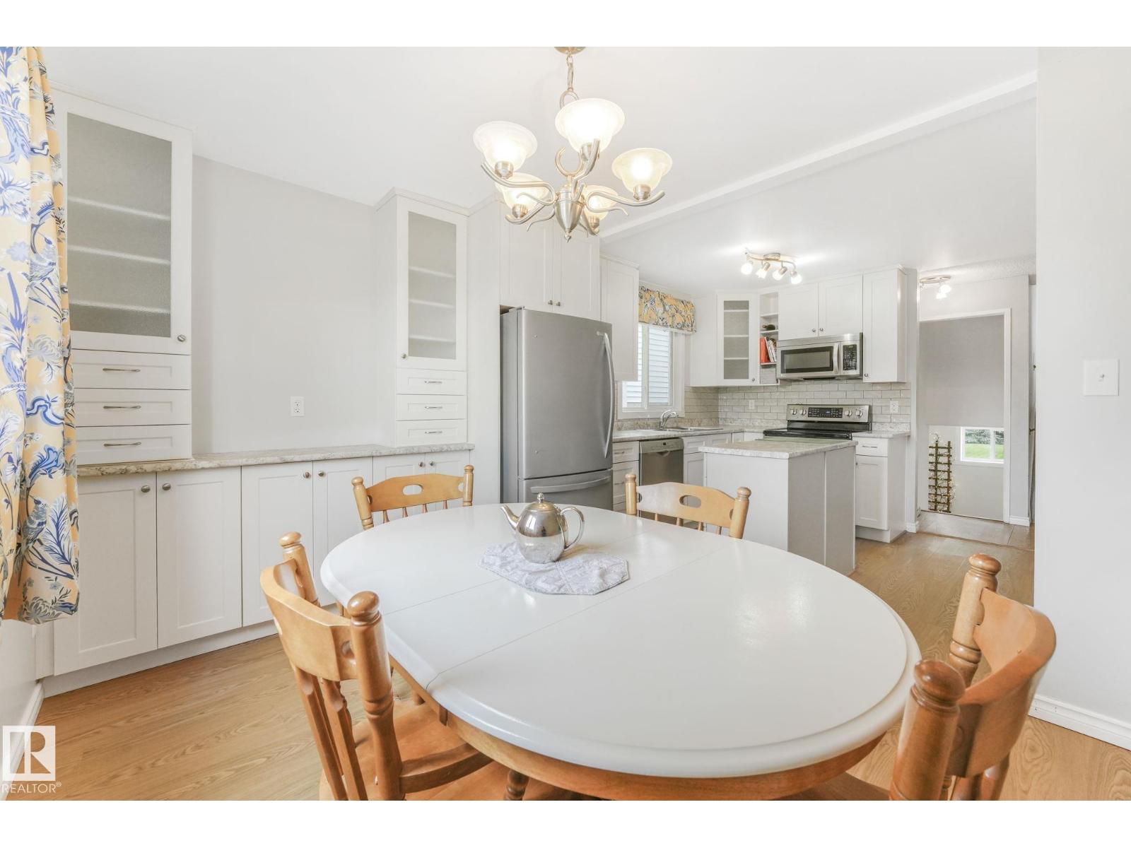 Photo 12 of 4611 10 Av Nw, Edmonton AB