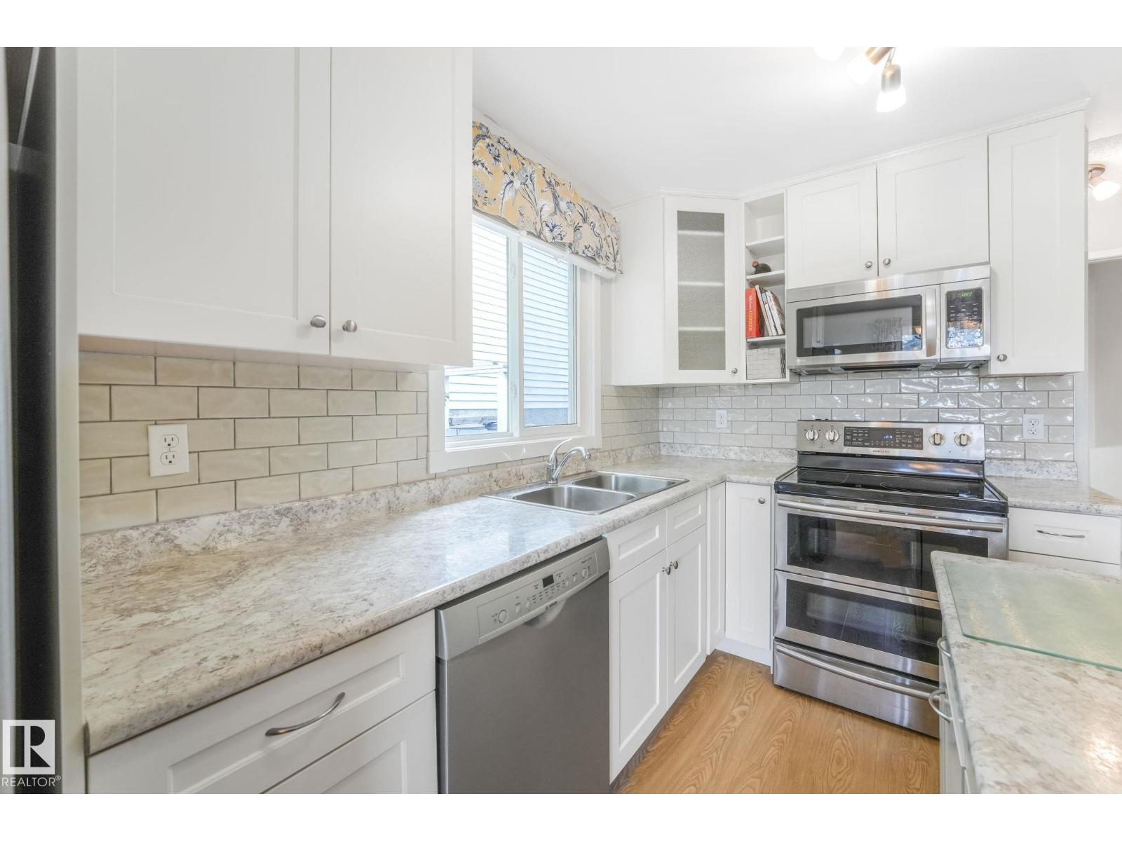 Photo 7 of 4611 10 Av Nw, Edmonton AB
