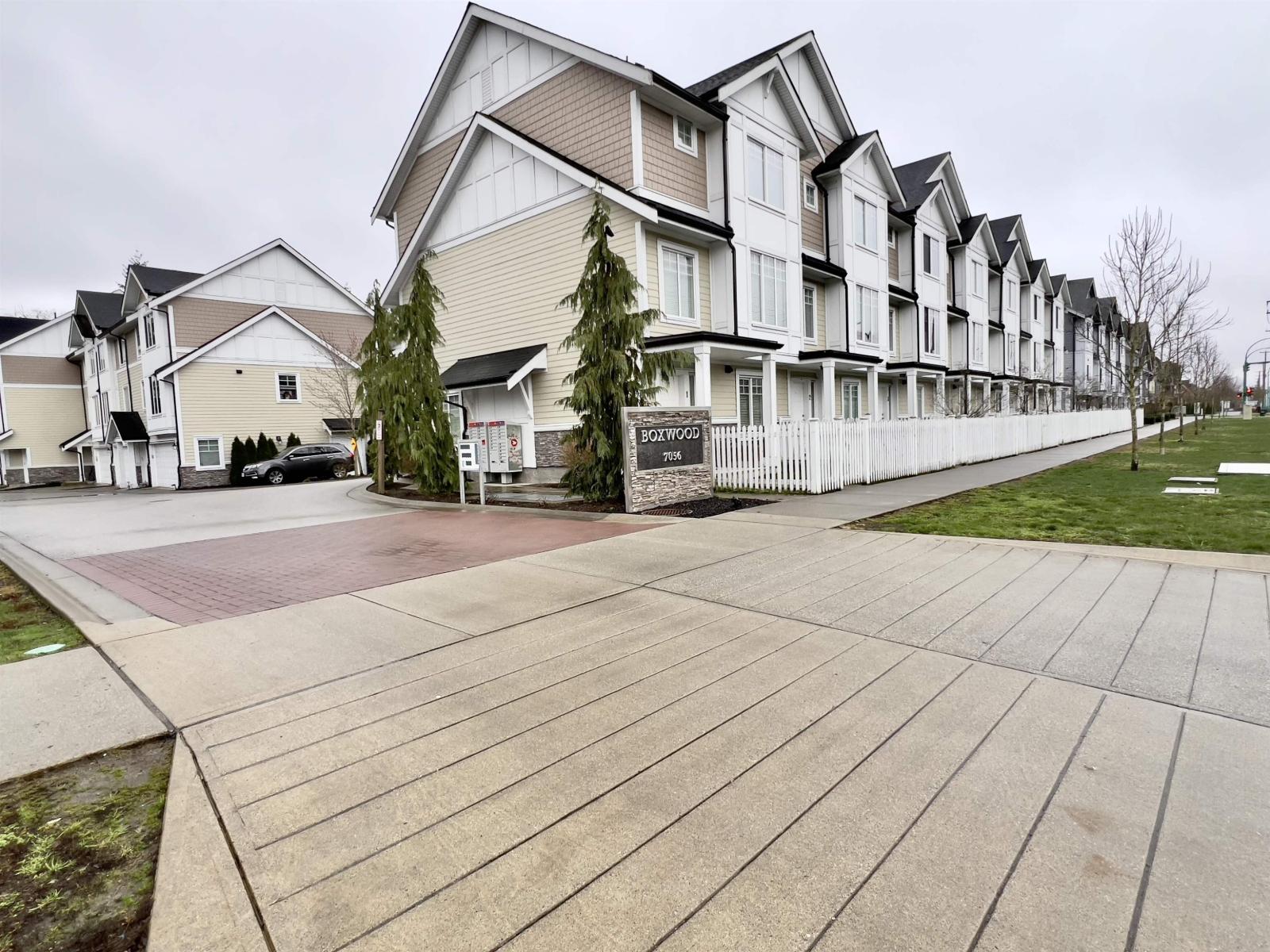 Photo 11 of 3 7056 192 Street, Surrey BC