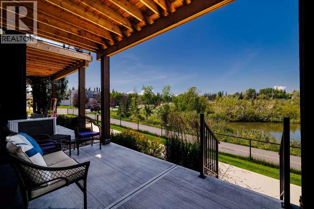 Single Family House for Sale in  Royal Elm Green NW Royal Oak Calgary 
