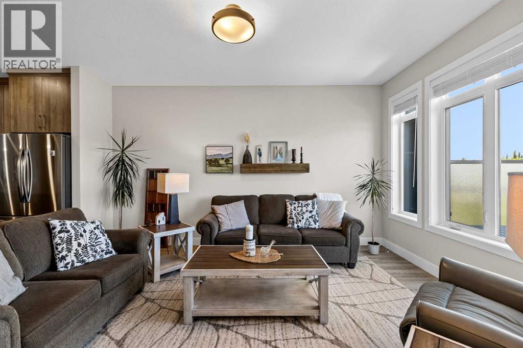 Single Family House for Sale in  Royal Elm Green NW Royal Oak Calgary 