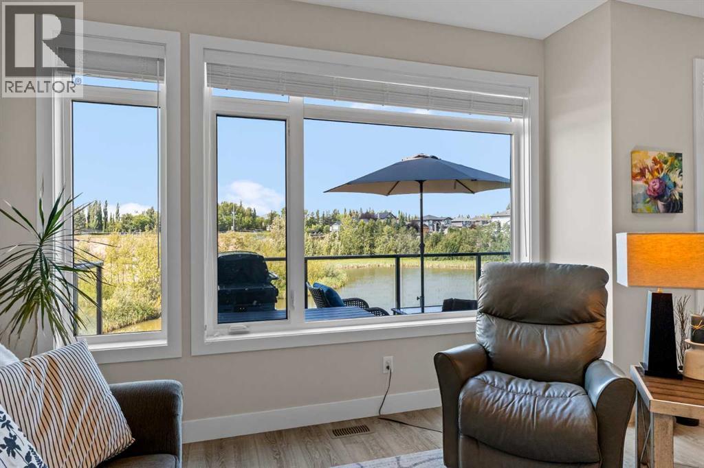 Single Family House for Sale in  Royal Elm Green NW Royal Oak Calgary 