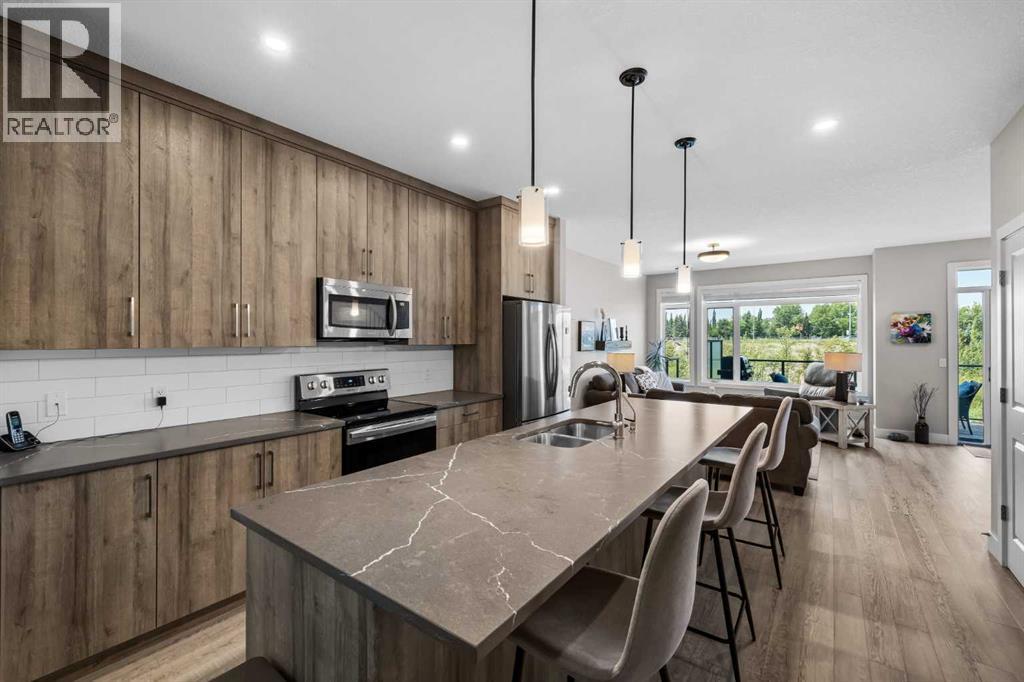 Single Family House for Sale in  Royal Elm Green NW Royal Oak Calgary 
