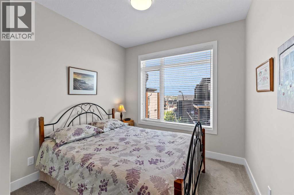 Single Family House for Sale in  Royal Elm Green NW Royal Oak Calgary 