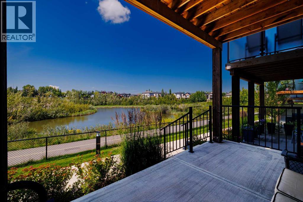 Single Family House for Sale in  Royal Elm Green NW Royal Oak Calgary 