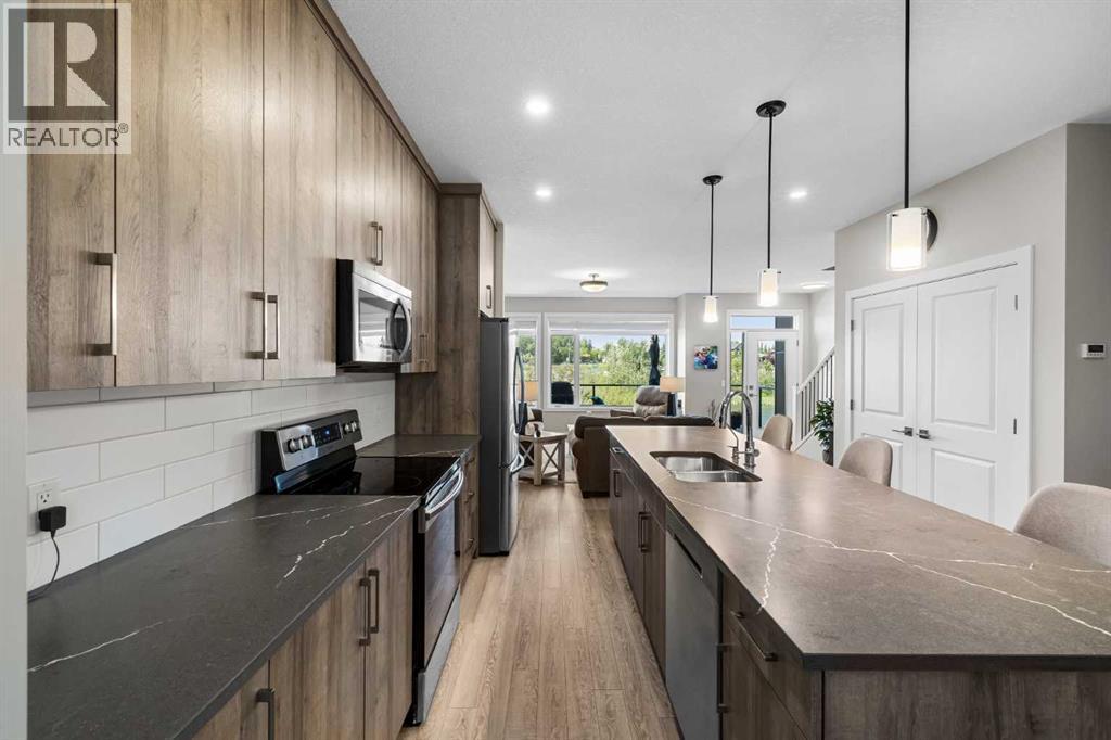 Single Family House for Sale in  Royal Elm Green NW Royal Oak Calgary 