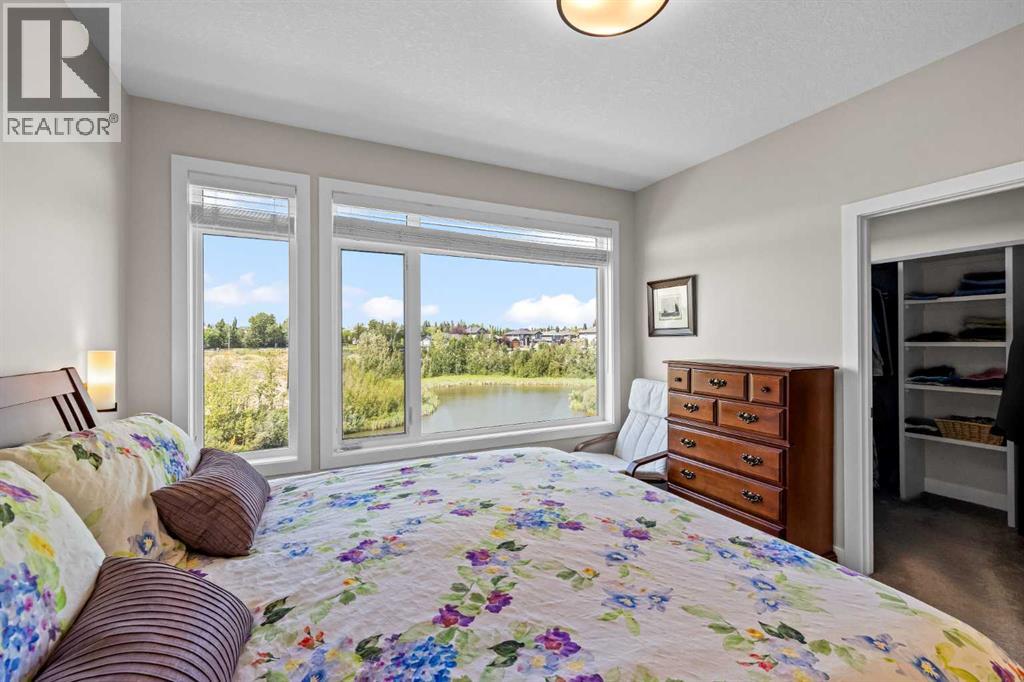 Single Family House for Sale in  Royal Elm Green NW Royal Oak Calgary 