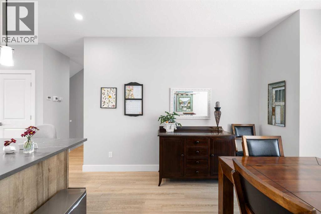Single Family House for Sale in  Royal Elm Green NW Royal Oak Calgary 