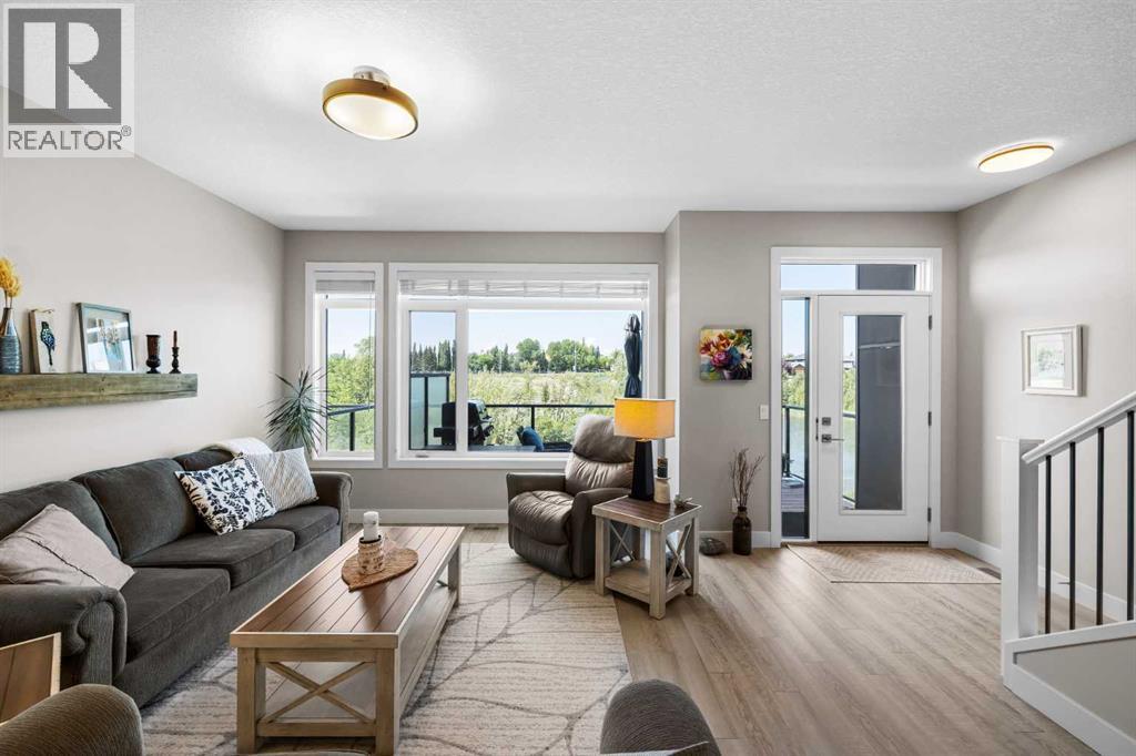 Single Family House for Sale in  Royal Elm Green NW Royal Oak Calgary 