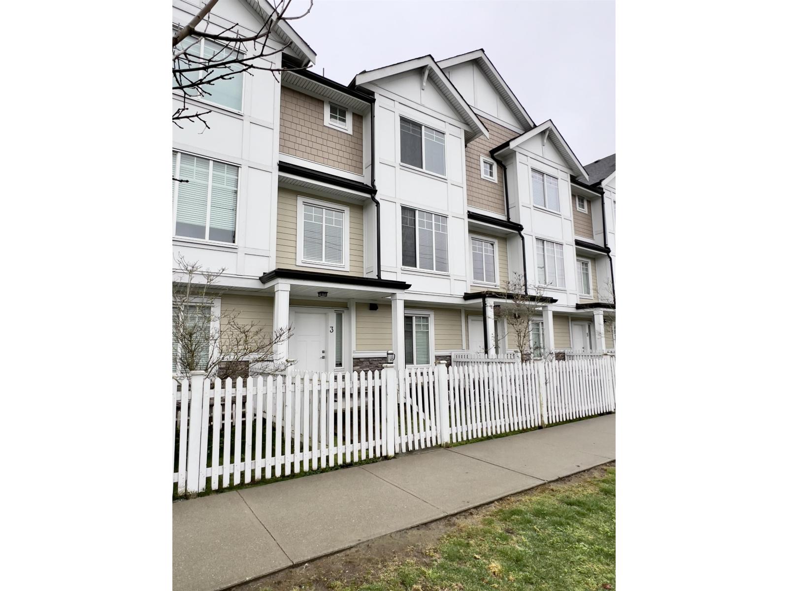 Photo 12 of 3 7056 192 Street, Surrey BC