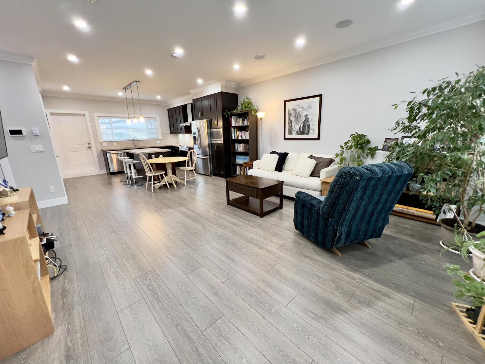 Photo 17 of 3 7056 192 Street, Surrey BC