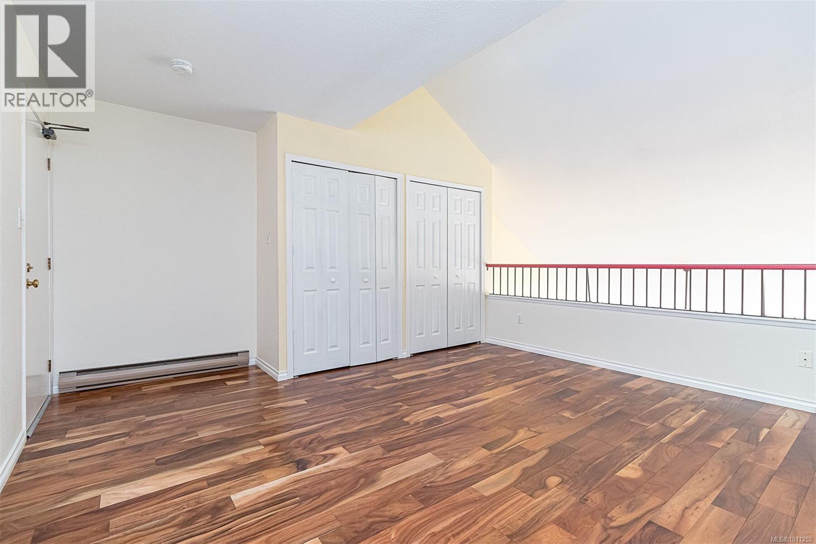 Single Family House for Sale in A  Elk Lake Dr Saanich 