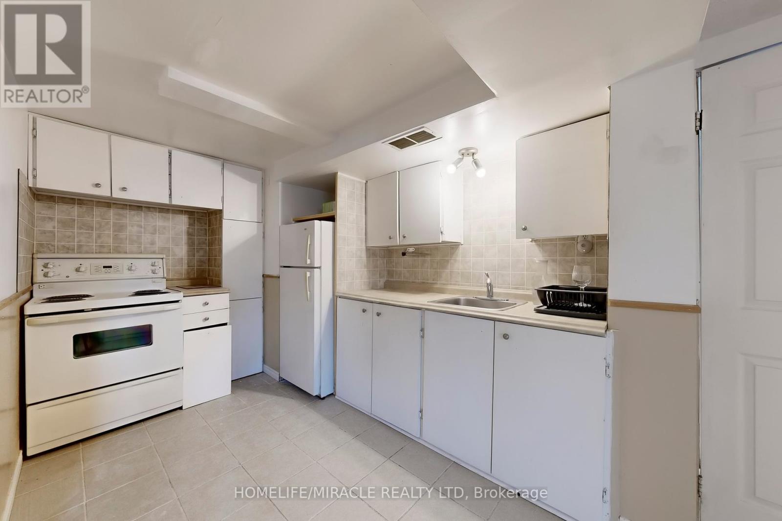 Photo 31 of 1 Tudor Avenue, Ajax ON