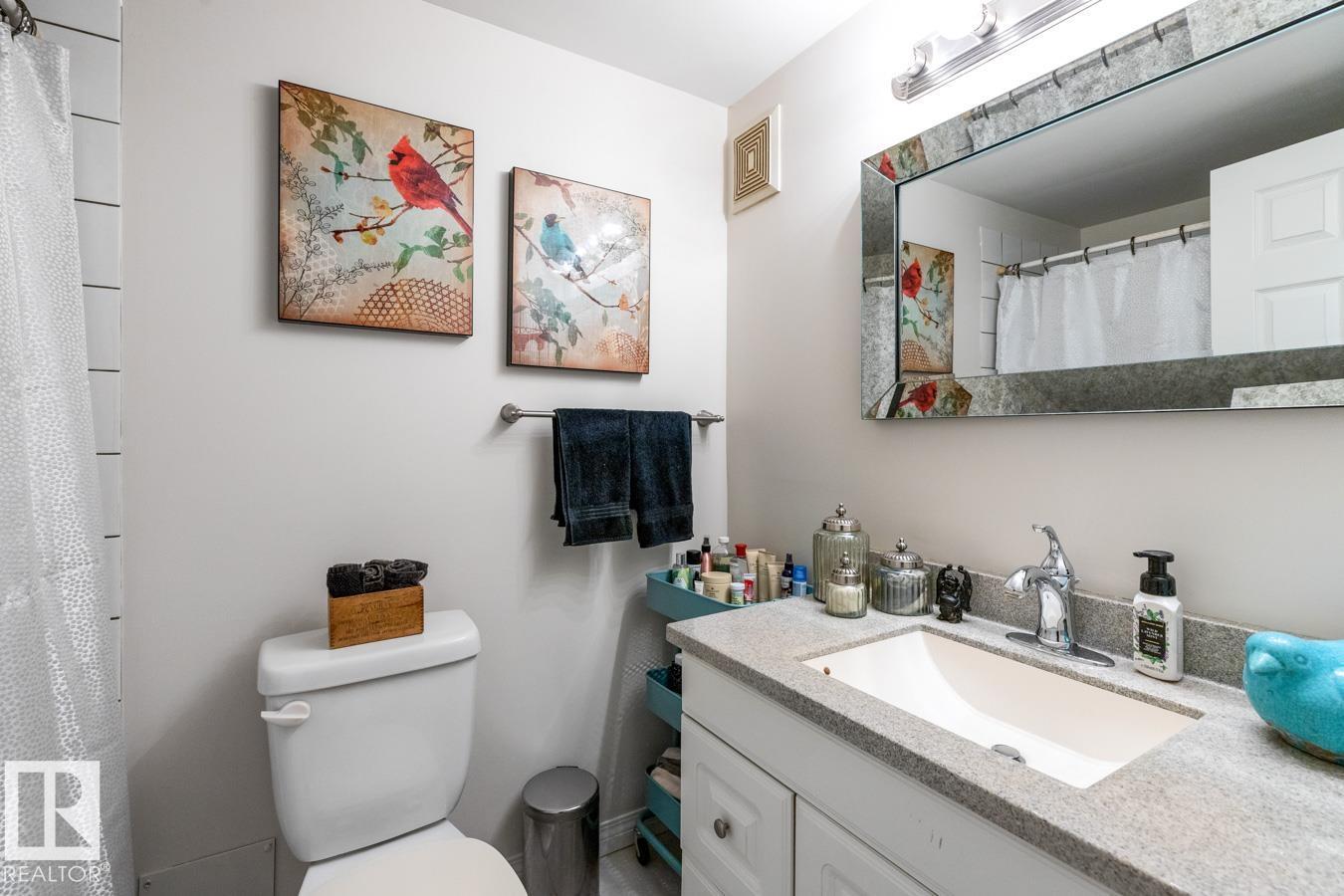 Photo 8 of 105 8930 149 St Nw, Edmonton AB