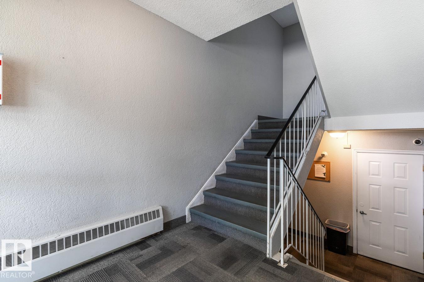 Photo 13 of 105 8930 149 St Nw, Edmonton AB