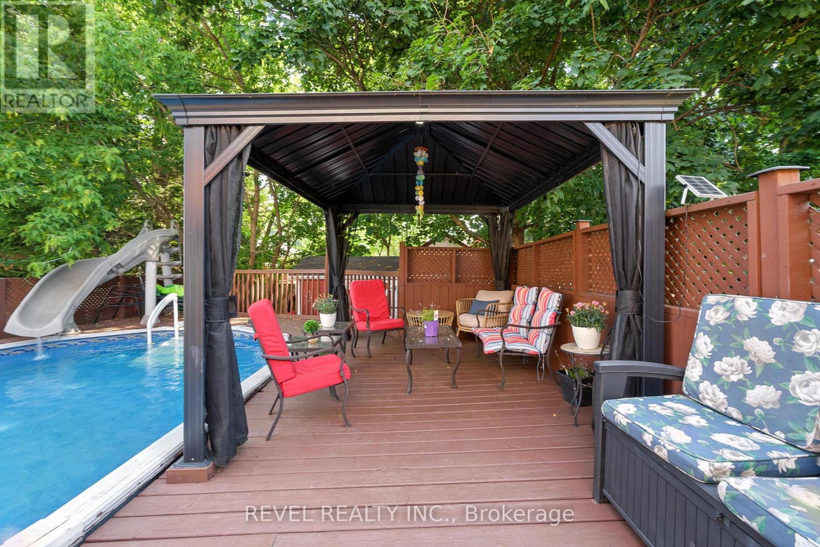 Photo 32 of 57 Rosehill Boulevard, Oshawa ON