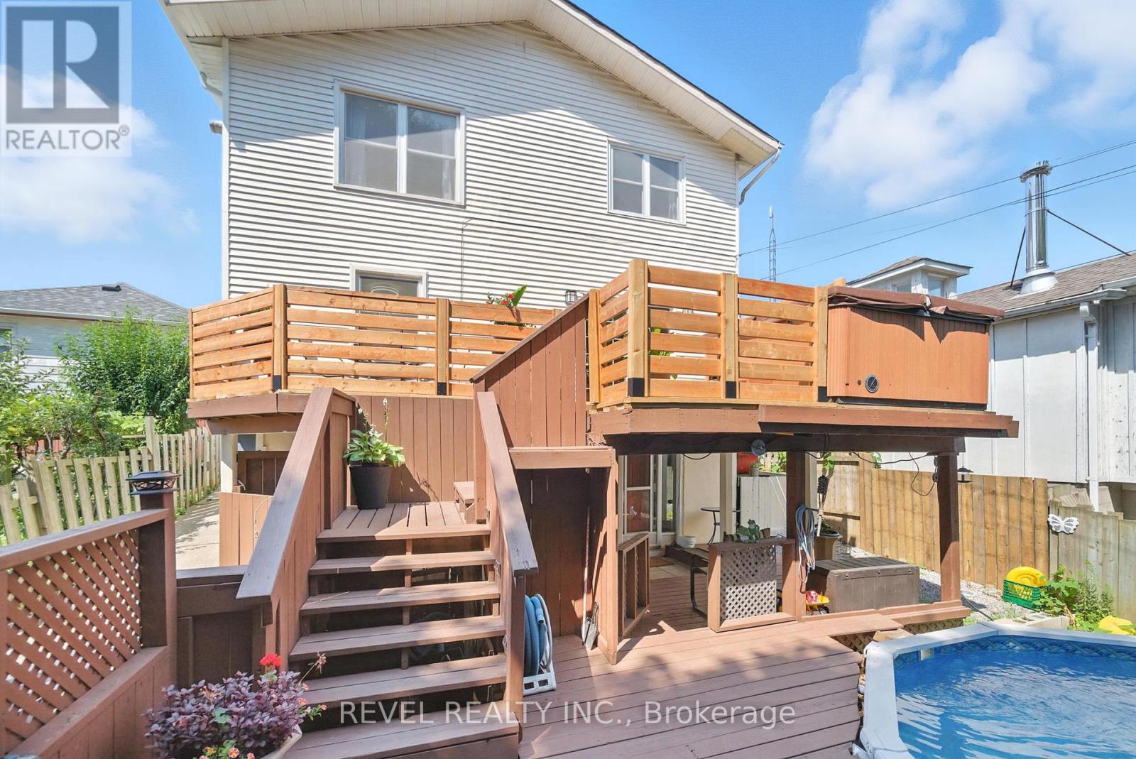 Photo 34 of 57 Rosehill Boulevard, Oshawa ON