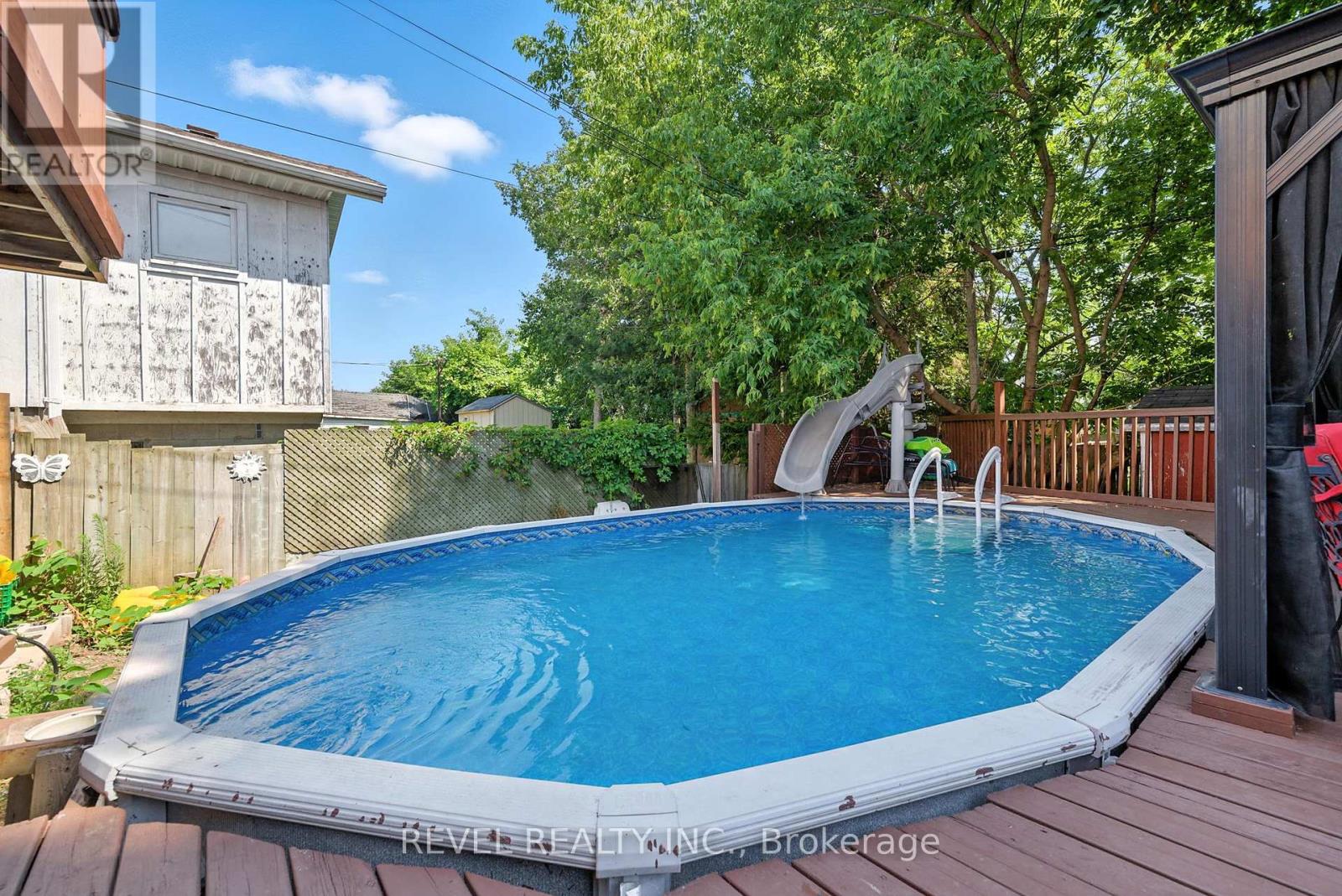 Photo 35 of 57 Rosehill Boulevard, Oshawa ON