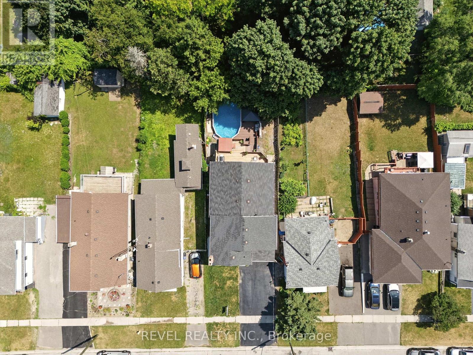 Photo 36 of 57 Rosehill Boulevard, Oshawa ON