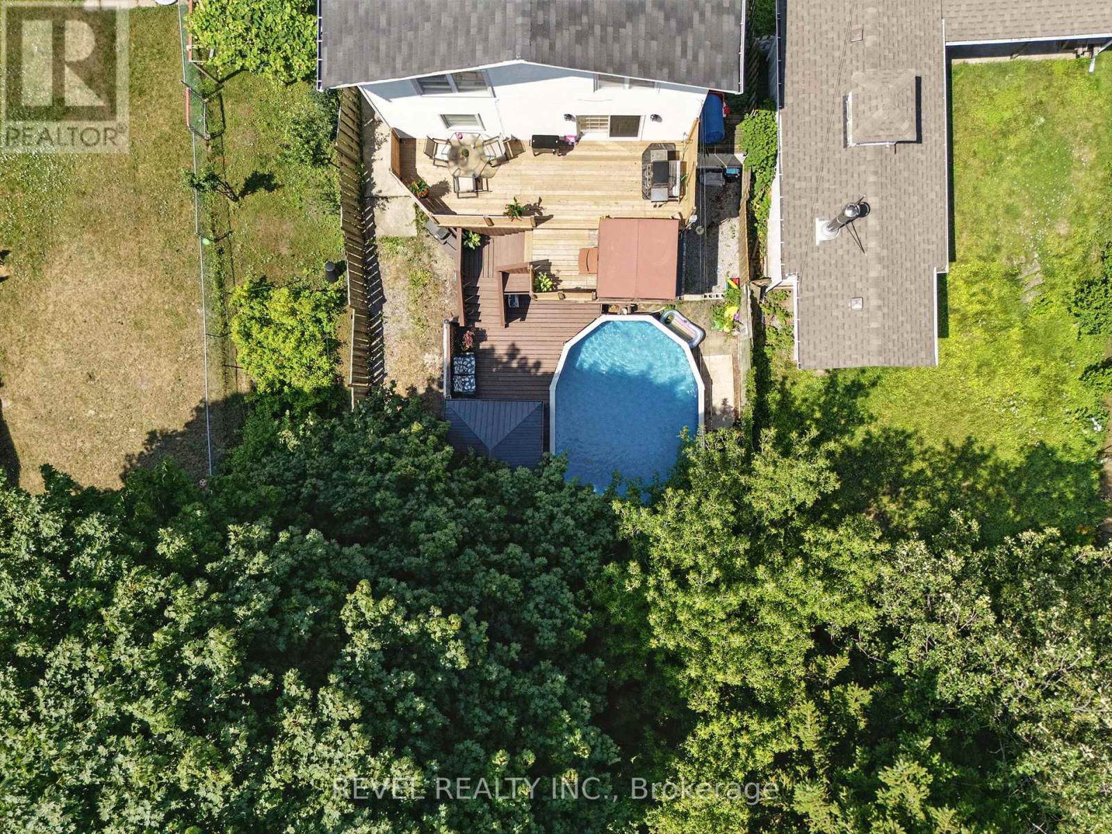 Photo 37 of 57 Rosehill Boulevard, Oshawa ON