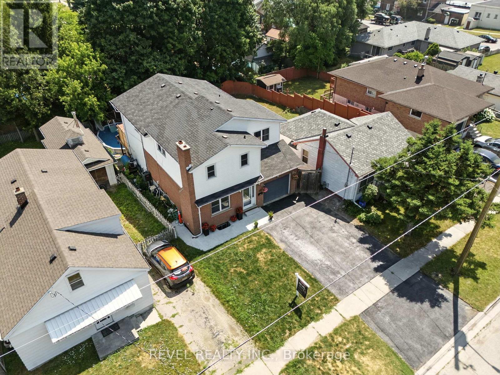 Photo 42 of 57 Rosehill Boulevard, Oshawa ON