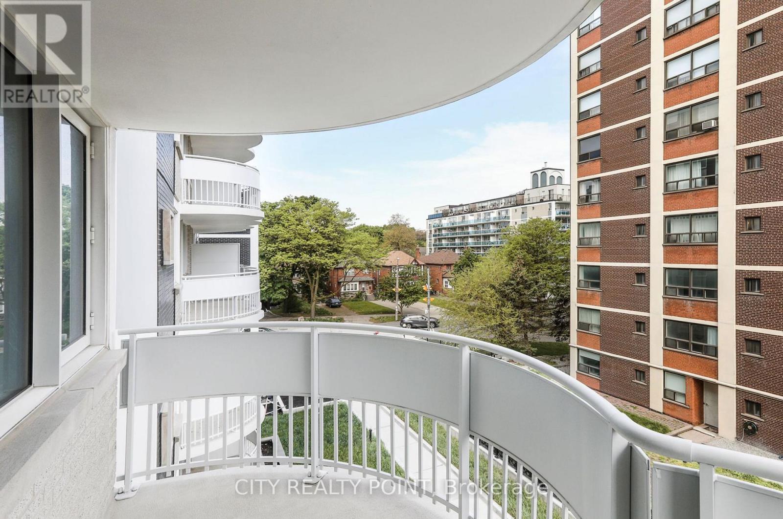 Photo 12 of 702 11 Walmer Road, Toronto ON