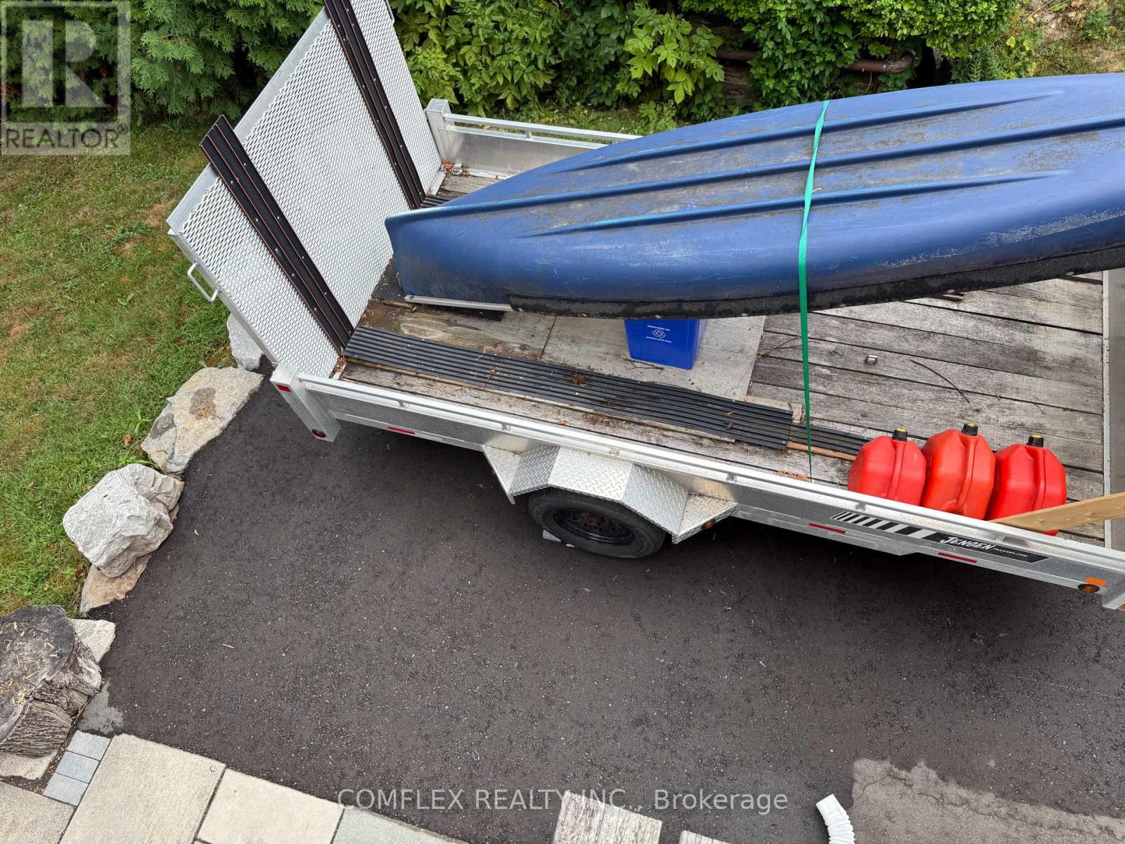 Photo 10 of 452 Juliana Drive, Oshawa ON