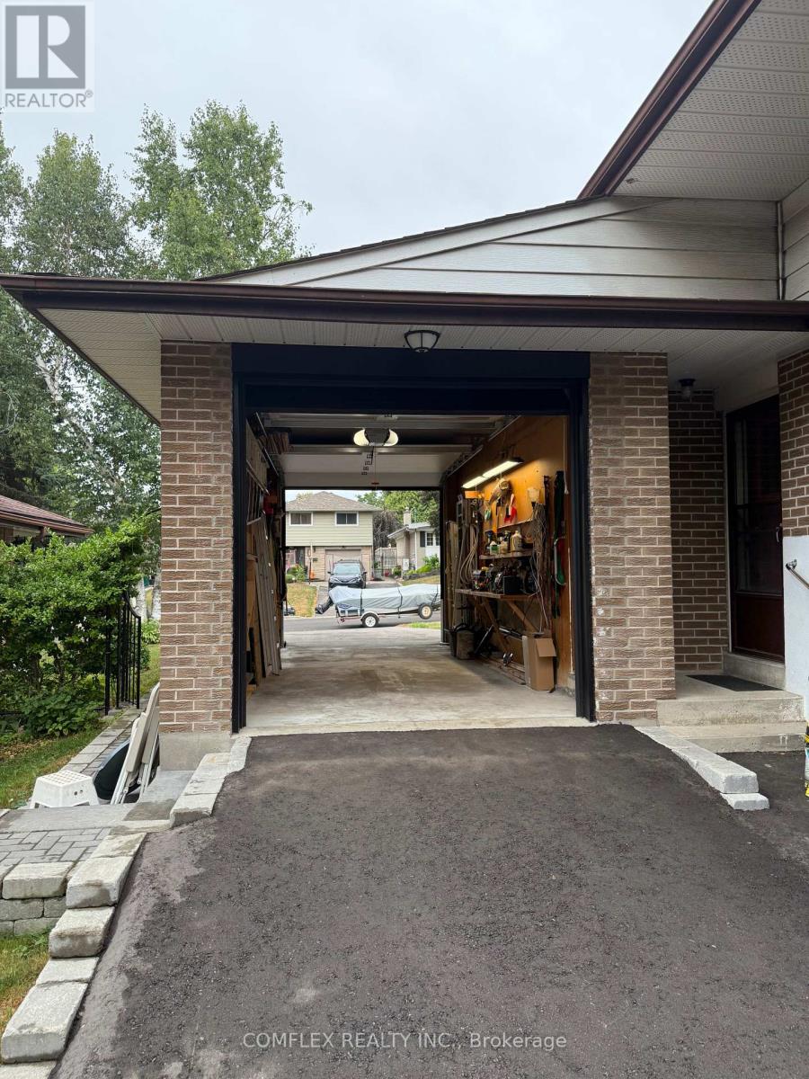 Photo 4 of 452 Juliana Drive, Oshawa ON