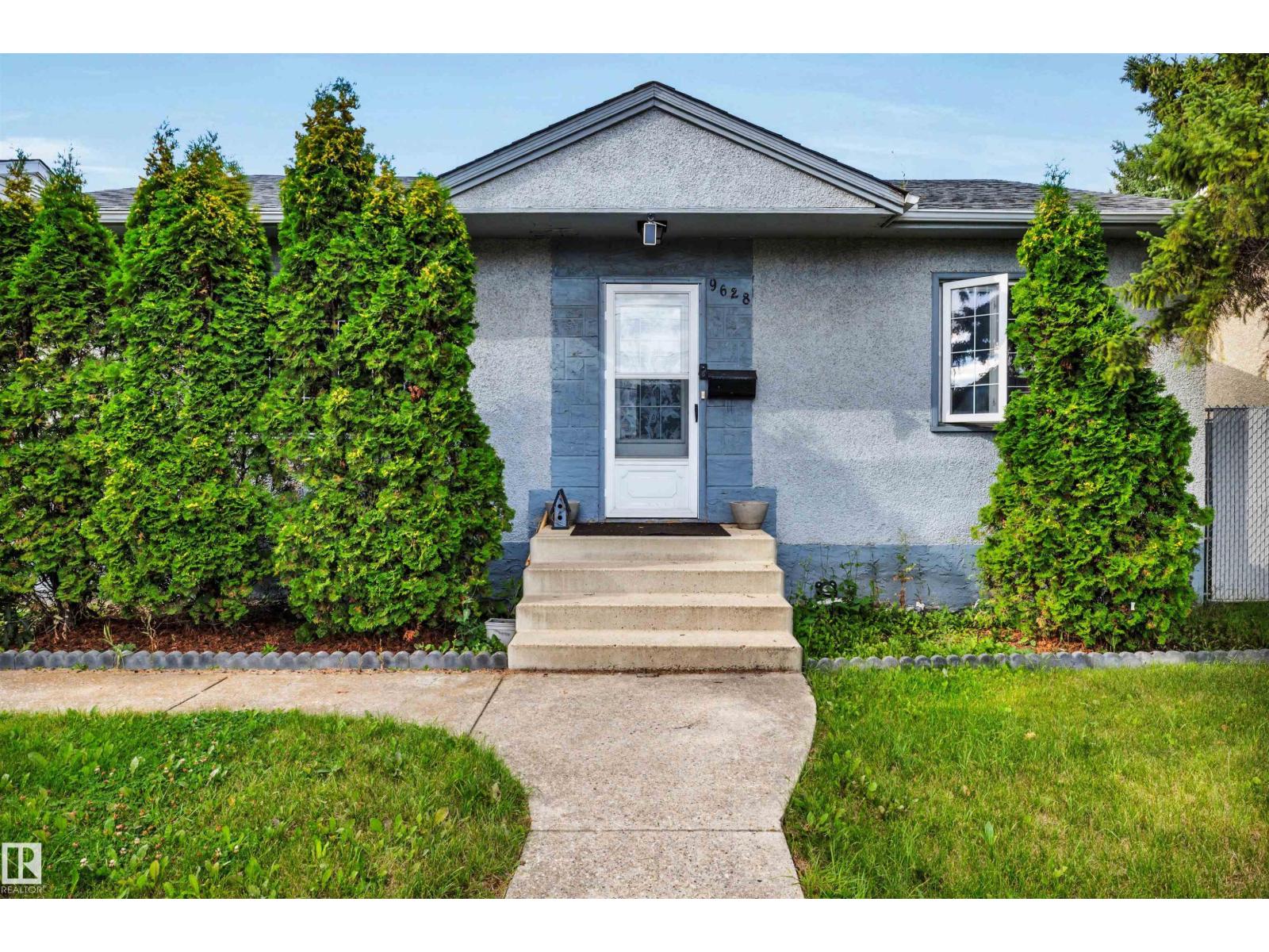 Photo 34 of 9628 63 Av Nw, Edmonton AB