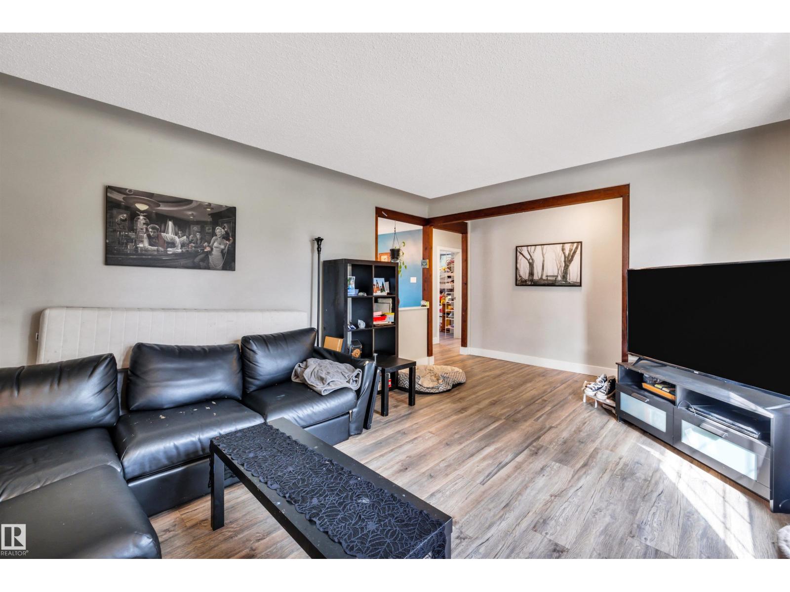 Photo 4 of 9628 63 Av Nw, Edmonton AB