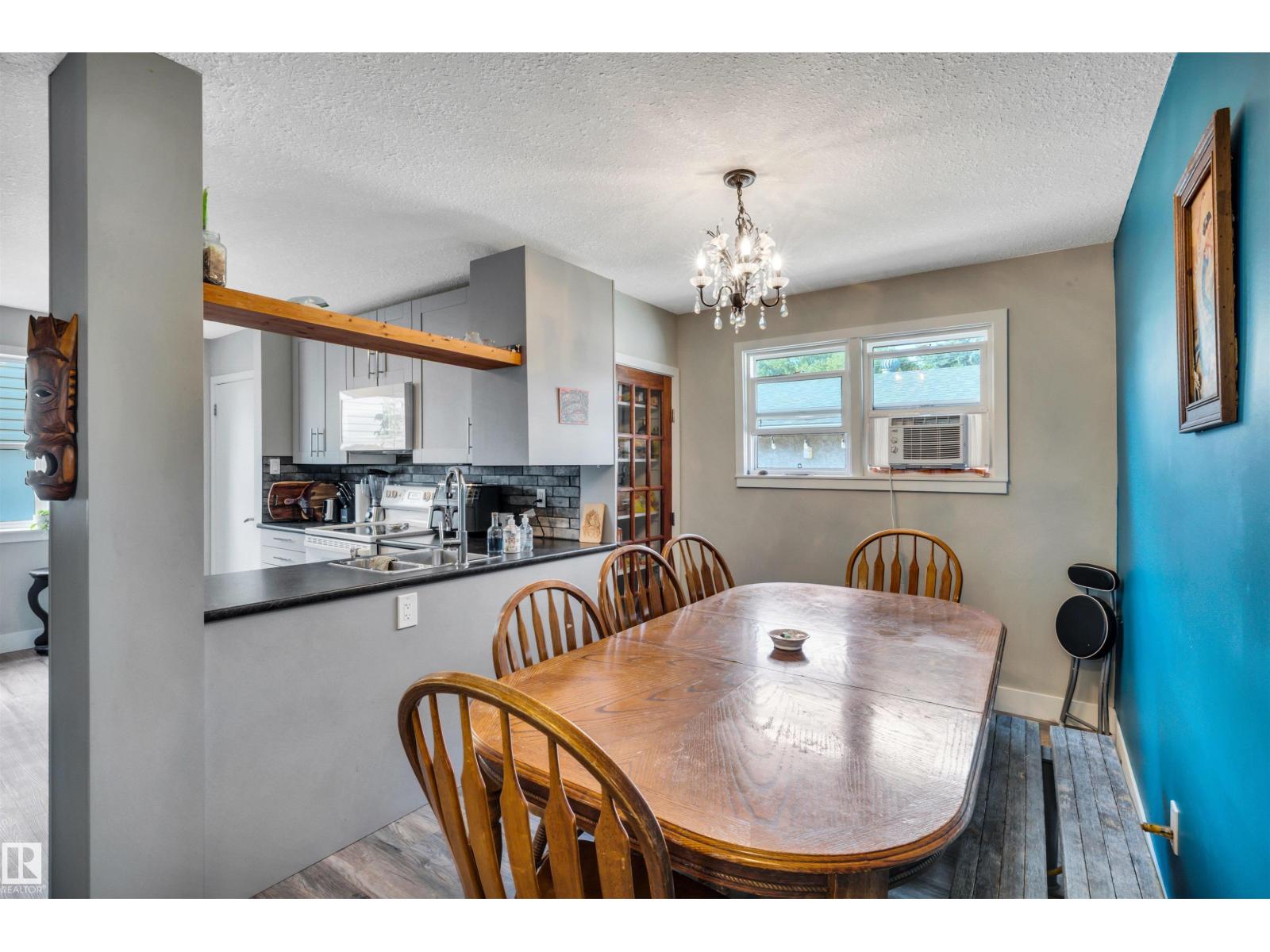 Photo 9 of 9628 63 Av Nw, Edmonton AB
