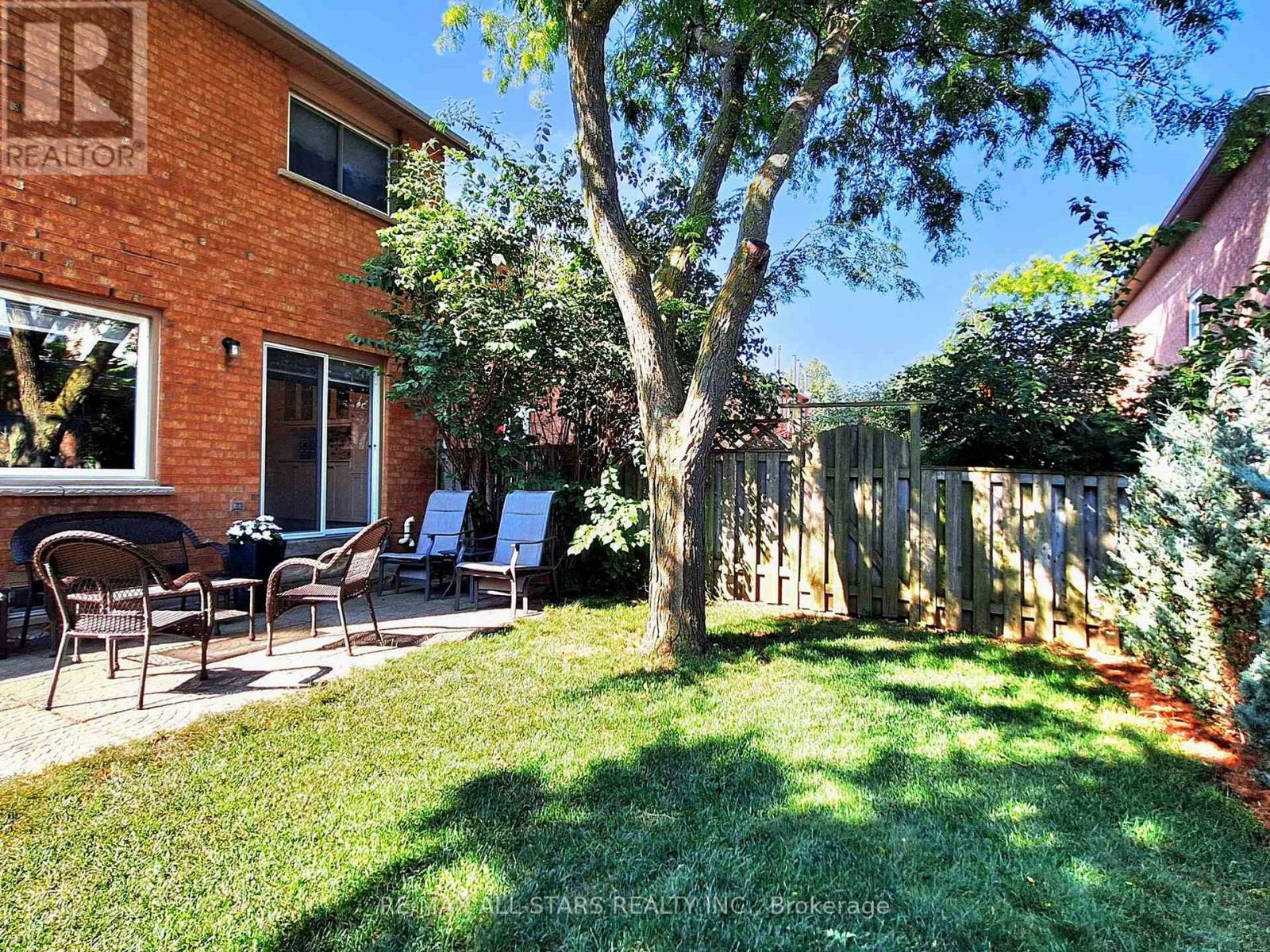 Photo 49 of 42 Oldhill Street, Richmond Hill ON