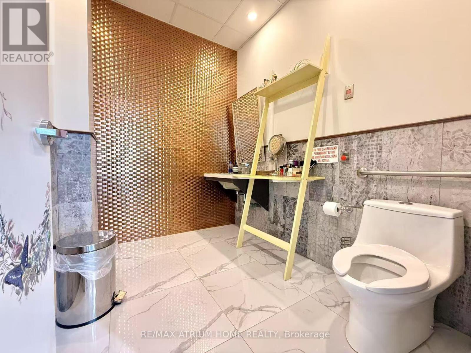 Photo 10 of 28 8130 Birchmount Road, Markham ON