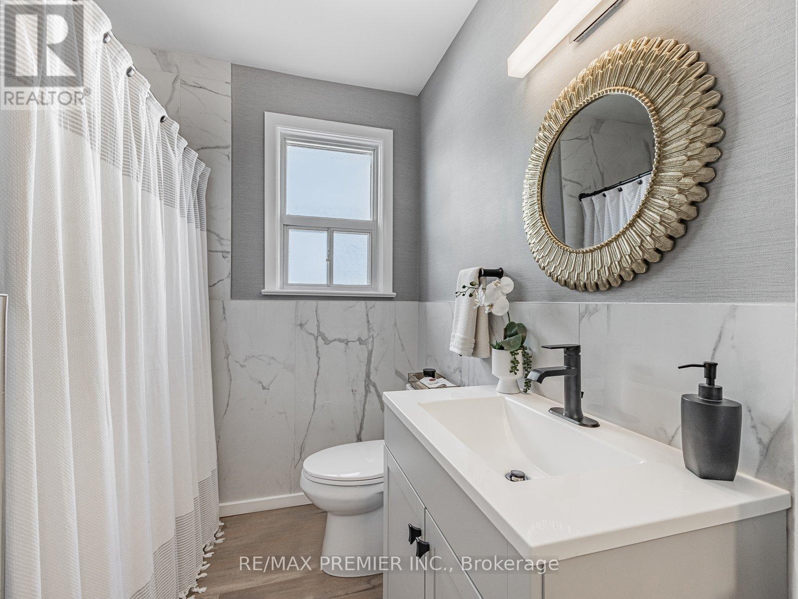 Photo 9 of 1368 Tansley Drive, Oakville ON