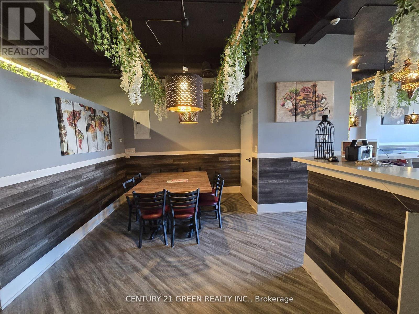 Photo 8 of 2307 Lakeshore Road W, Oakville ON