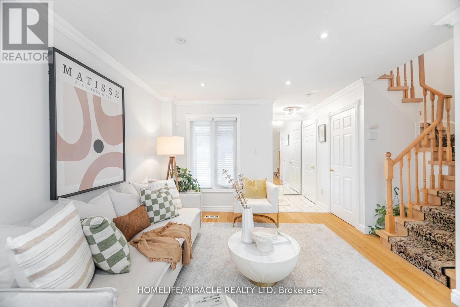 Photo 10 of 5339 Bullrush Drive, Mississauga ON