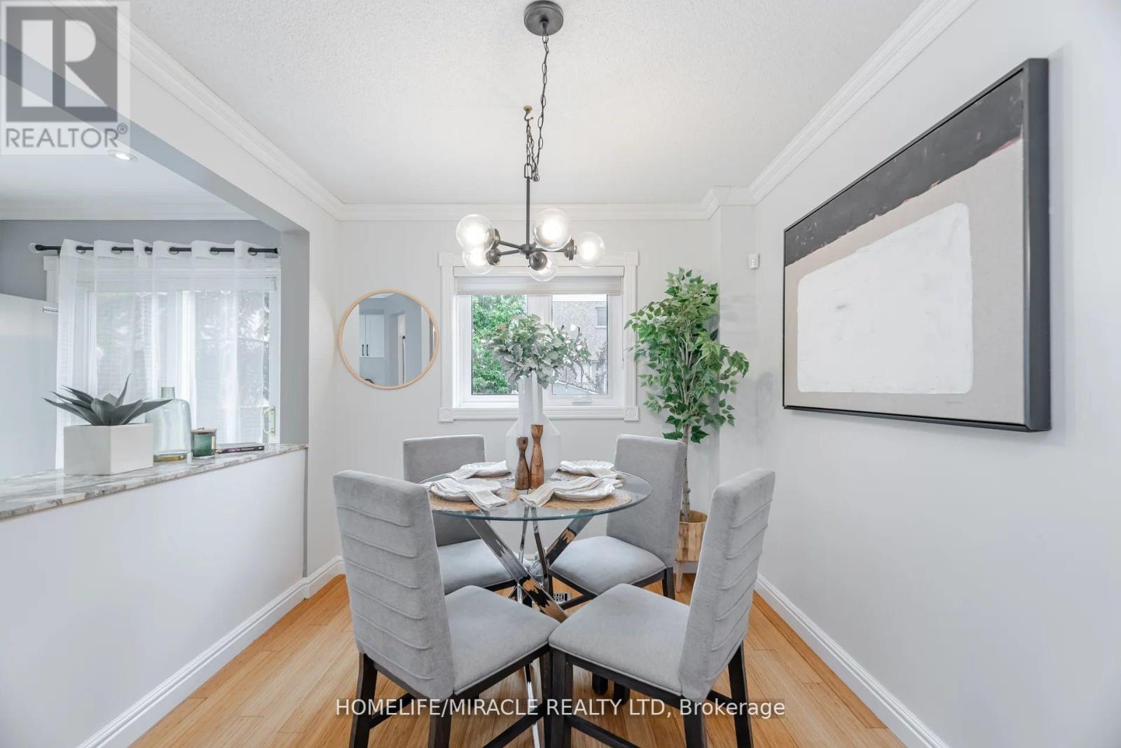 Photo 11 of 5339 Bullrush Drive, Mississauga ON