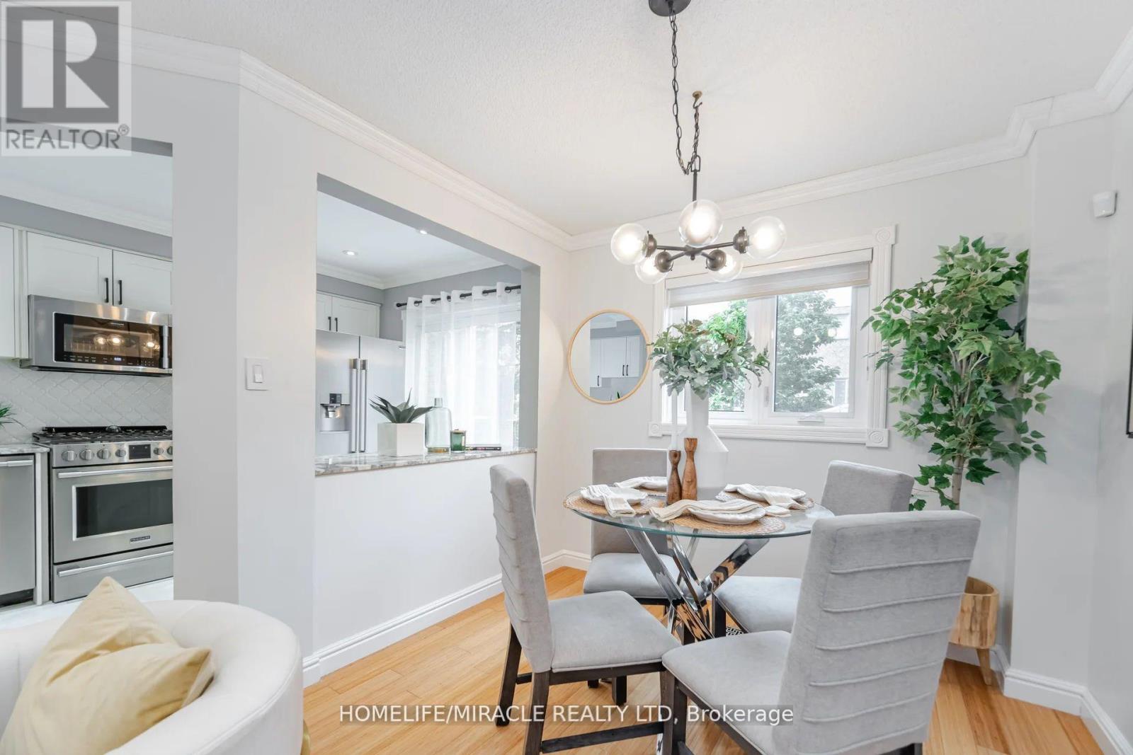 Photo 13 of 5339 Bullrush Drive, Mississauga ON