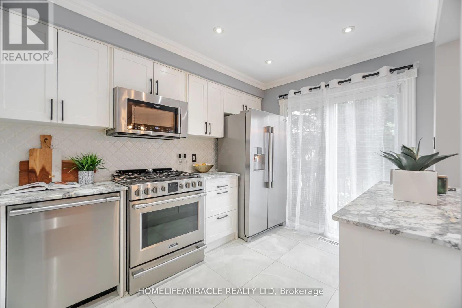 Photo 14 of 5339 Bullrush Drive, Mississauga ON