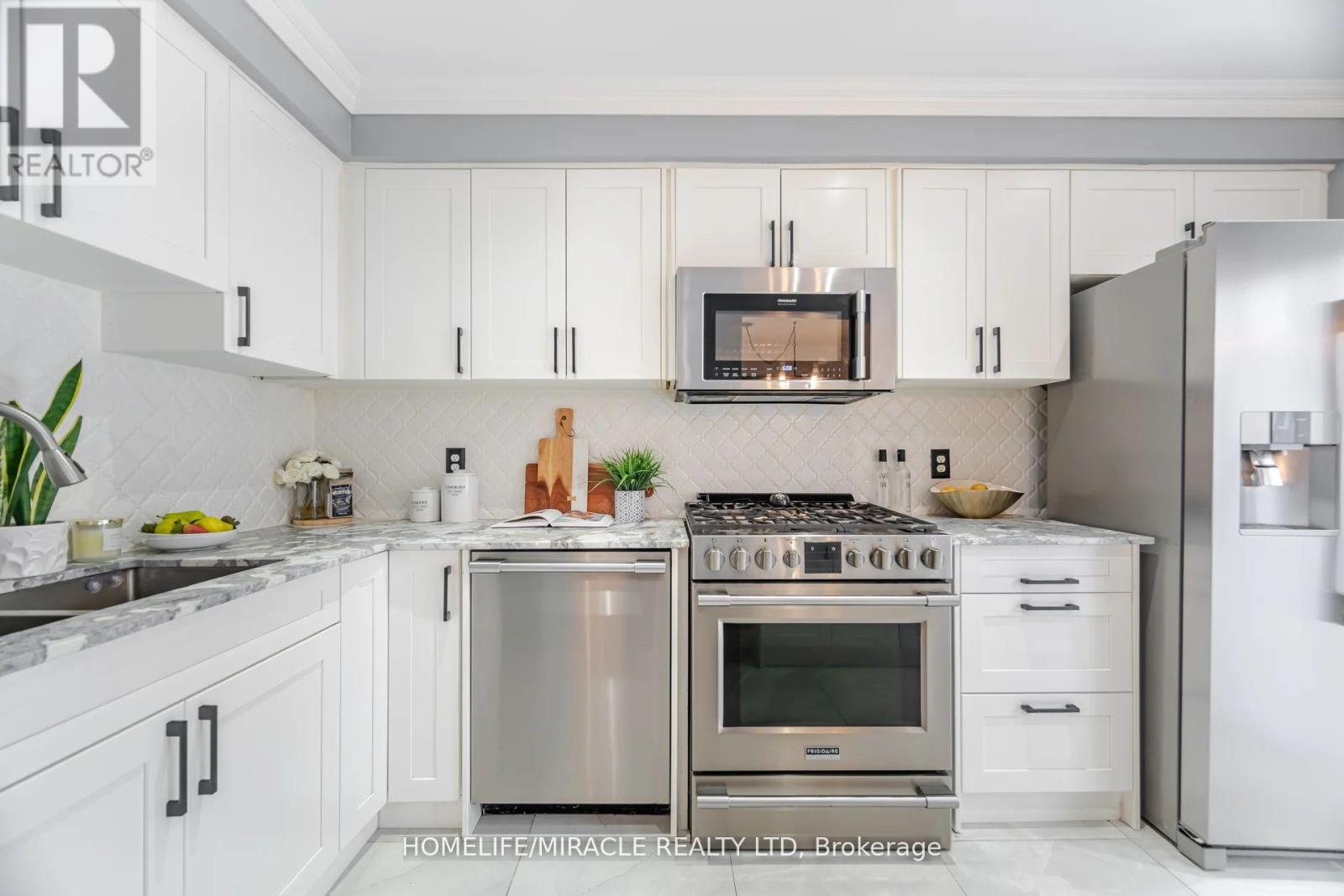 Photo 17 of 5339 Bullrush Drive, Mississauga ON